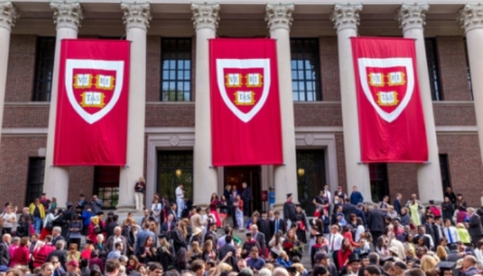 Ceremonia de graduación de la Universidad de Harvard | f11photo / Shutterstock.com