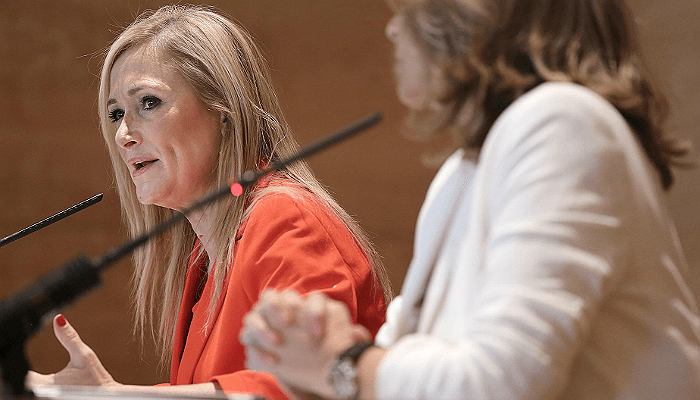 Cifuentes anuncia que volverá a bajar las tasas universitarias