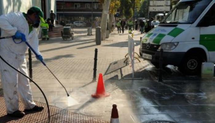 Universitarios, propuesta paraq que limpien las calles de Madrid