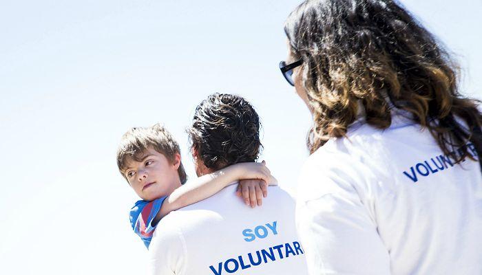 Ser voluntario, una opción que escogen cada vez más universitarios