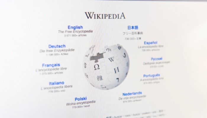 Wikipedia en las aulas: guía de experiencias