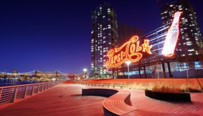 Valla de Pepsi en Queens, Nueva York | Sean Pavone, Shutterstock