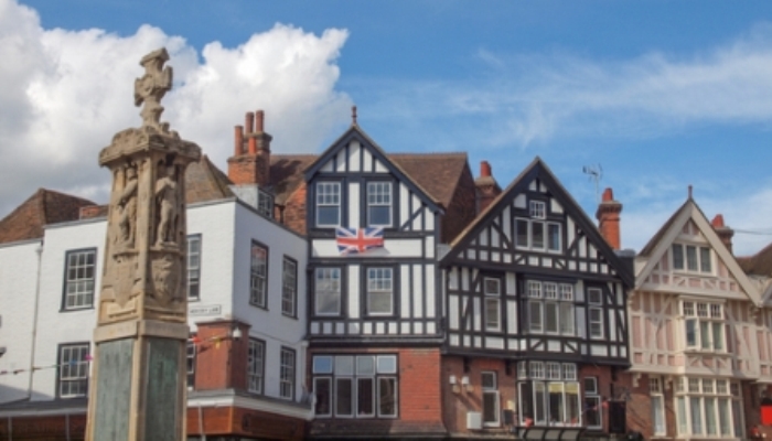 Vista de edificios en Canterbury, Kent (Inglaterra) uno de los destinos para profesores