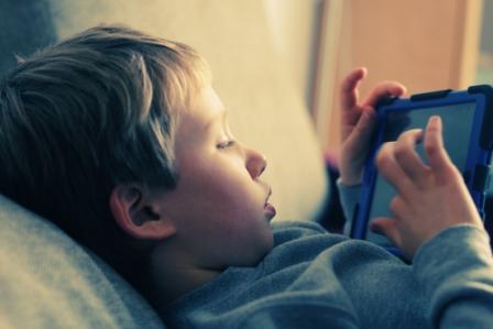 Los niños, más internautas que telespectadores