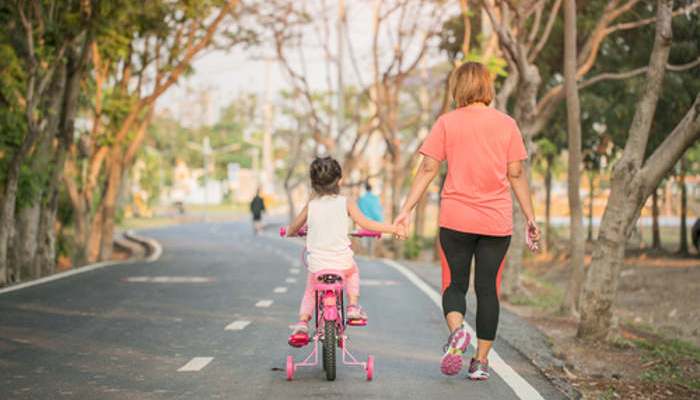 Deporte en familia: ¿cuánto tiempo dedicarle y qué ejercicios se recomiendan?