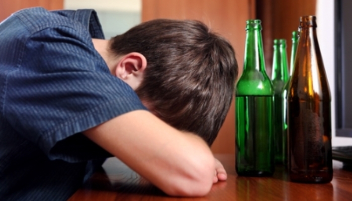 A más alcohol en la adolescencia, mayores problemas de memoria