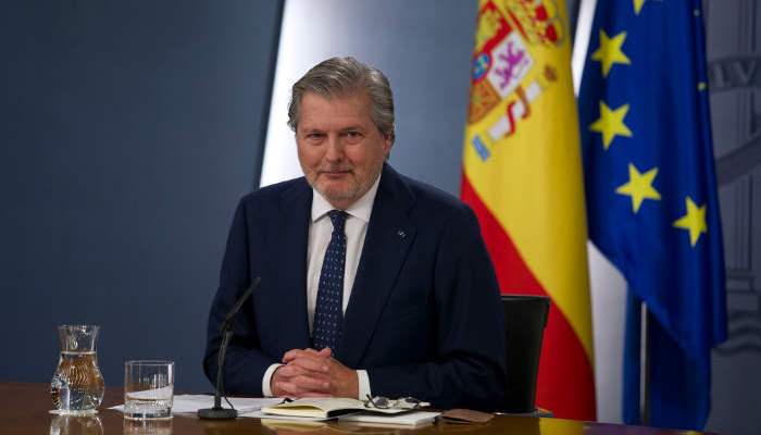 El gobierno anuncia récord histórico de becarios