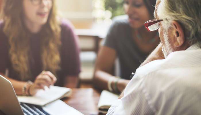 Cursos para desempleados: formación para el empleo con becas y ayudas