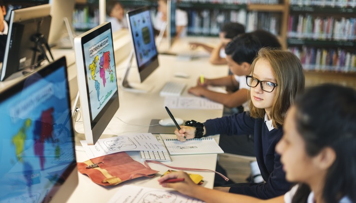 España, a la cabeza de la Unión Europea en ordenadores por alumno