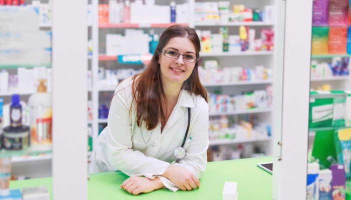 Trabajo en la industria farmacéutica: formación, contratos y salario