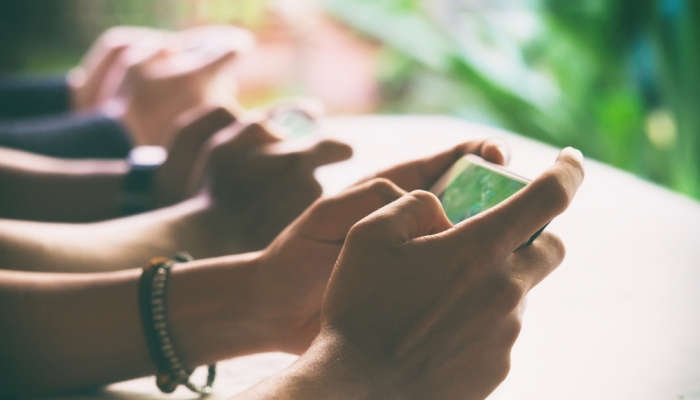 ¿Preparado para trabajar en la era del smartphone? Los jóvenes navegan por móvil