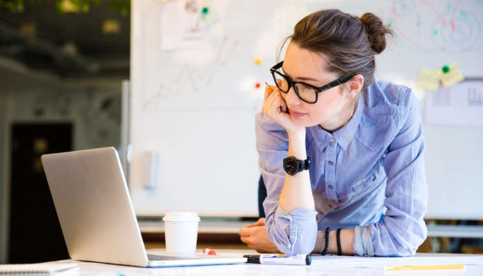 ¿Buscas trabajo o quieres crear un negocio? Cursos gratuitos de la Fundación UNED para jóvenes