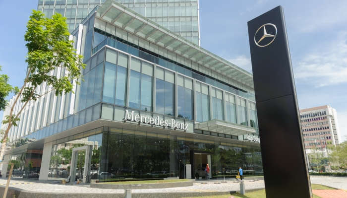 Prácticas en la sede de Mercedes-Benz en Japón para jóvenes con idiomas