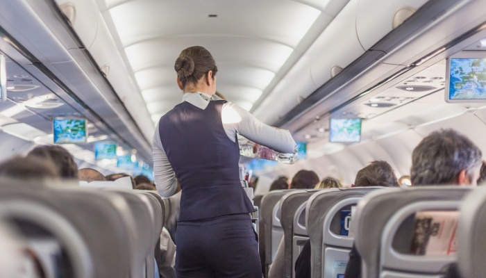 Crece la demanda de Auxiliares de Vuelo: así es la formación que necesitas para volar