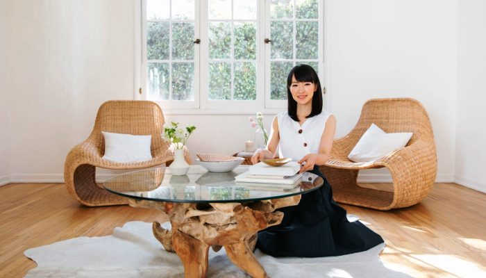 Marie Kondo: ¿se pueden aplicar sus consejos de orden en casa al trabajo o estudios?