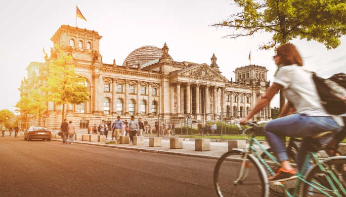 Trabajar en Alemania: nuevas vacantes para maestros de Infantil, farmacéuticos, recepcionistas y conductores