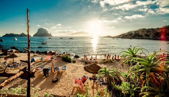 Más de 100 puestos vacantes para trabajar en un hotel de Ibiza este verano