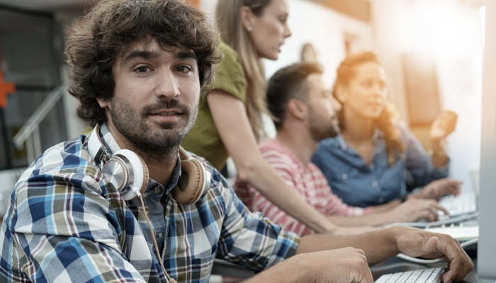 ¿Te estás formando? Estas son las profesiones en las que podrás trabajar