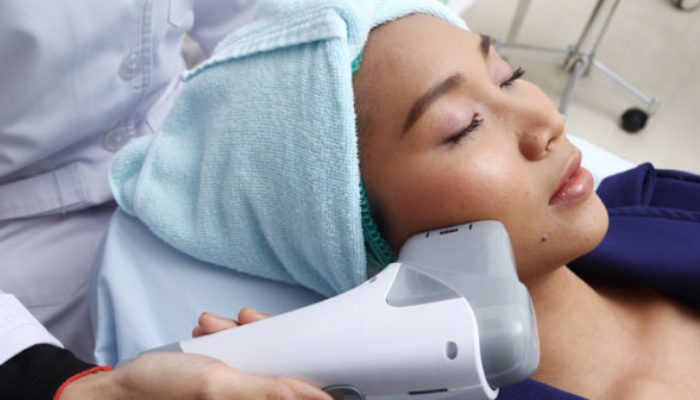 Cómo trabajar en tratamiento facial con ultrasonidos: en qué consisten y quién puede trabajarlos