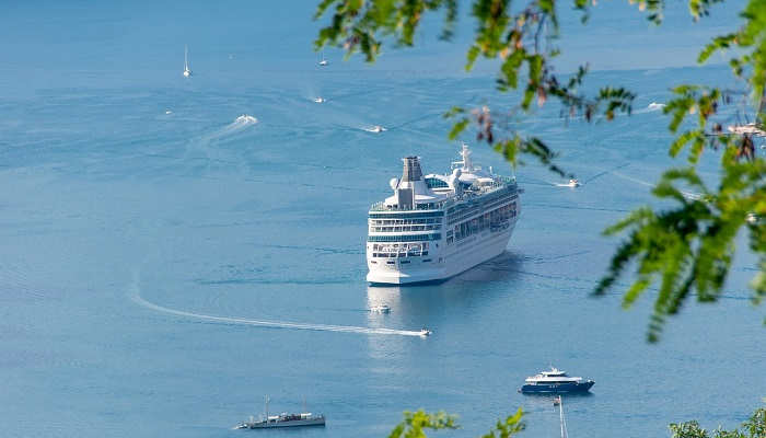 Empleo a bordo: ¿Qué formación necesitas para trabajar como azafatos de cruceros?