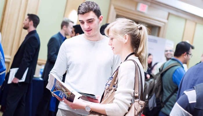 Becas, entrevistas y networking en el World Grad School Tour en Barcelona