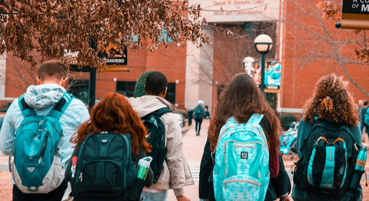 Jóvenes estudiantes de Erasmus. 