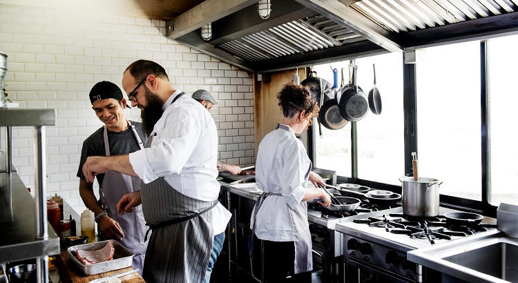 Cocinero naval: alta demanda de empleo y poca oferta