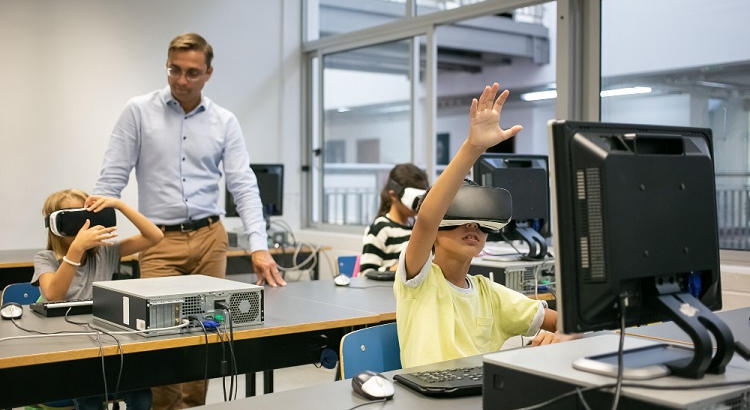 Qué es el Programa Código Escuela 4.0 del Gobierno por el que se necesitarán auxiliares de programación en las aulas