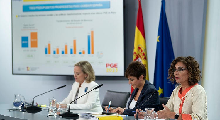 El Gobierno aprueba 2.474 millones de euros para becas en los Presupuestos Generales del Estado de 2023
