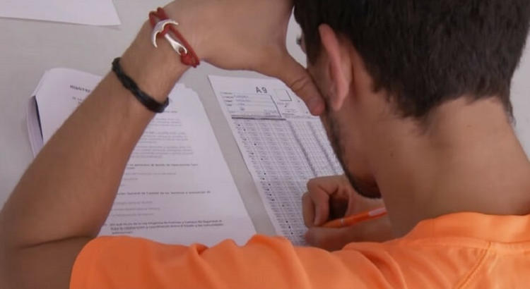 Joven estudiante de oposiciones de MasterD. 