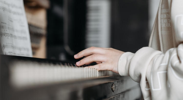 arpón Oso polar Bienes diversos Aprender a tocar el piano mejora las habilidades cognitivas y levanta el  ánimo según la Universidad de Bath - Blog Aprendemas.com España