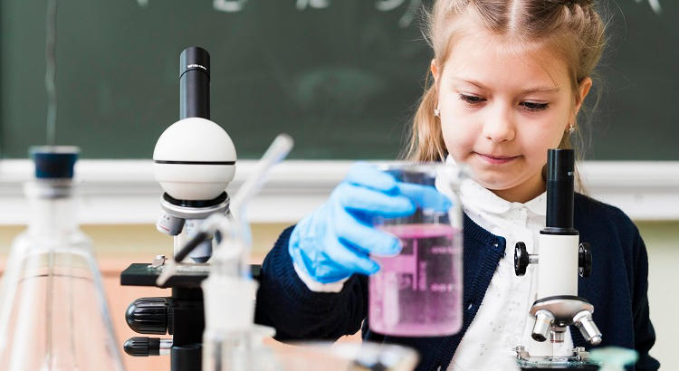 Día Internacional de la Mujer y la Niña en la Ciencia: España ante la falta de vocaciones STEM femeninas