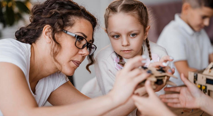 Cómo ser maestro en Infantil y Primaria: así es el grado de UCAV para desarrollar la vocación docente