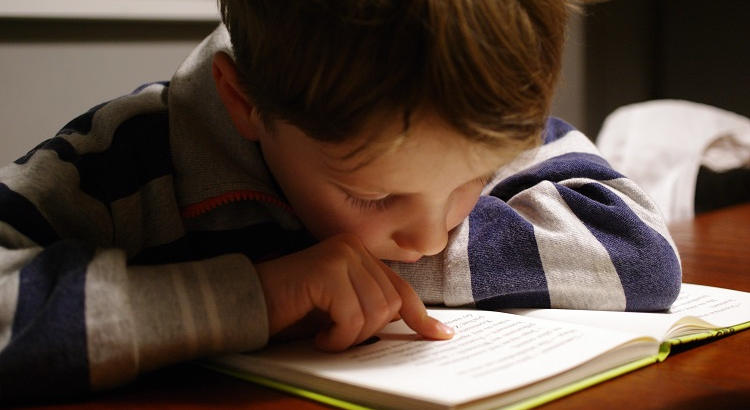 Científicos de Reino Unido encuentran el motivo por el que algunos niños tardan más en aprender palabras