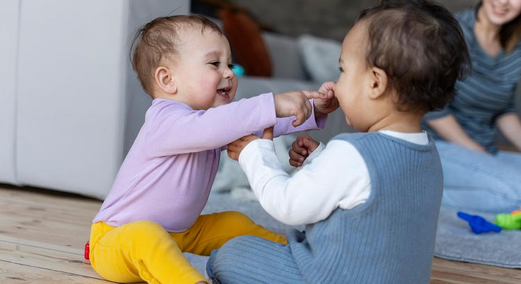 Los niños son más “parlanchines” que las niñas en su primer año de vida según la Universidad de Memphis