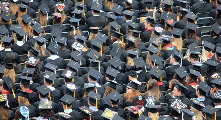 Medicina, Enfermería e Ingeniería Informática, los Grados con mayores expectativas salariales