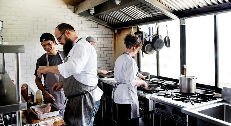 Cursos relacionados con la Hostelería: la oportunidad es ahora