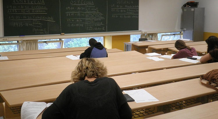 Pilar Alegría sobre la EBAU: "Los estudiantes que realicen este curso las Pruebas de Acceso a la Universidad no tendrán cambios"