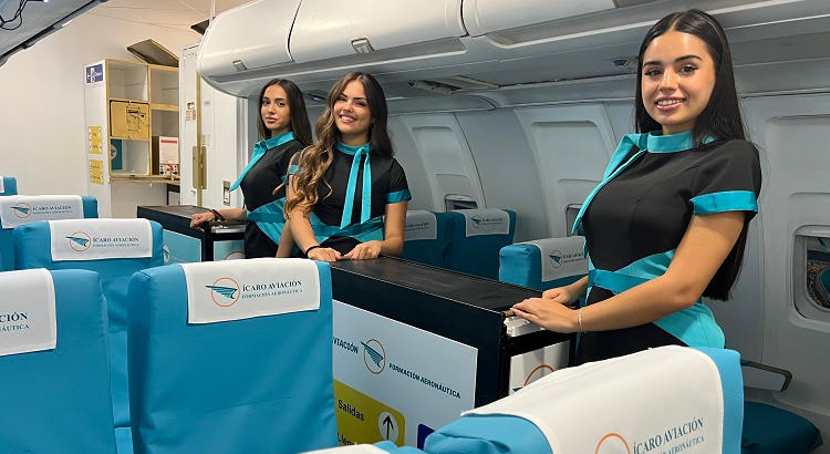 Ícaro Aviación lanza promoción para su Curso de Tripulante de Cabina de Pasajeros homologado por AESA