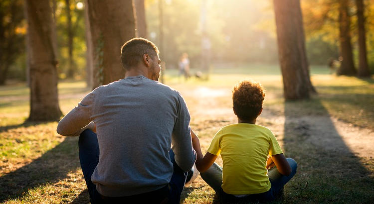 La Universidad de Cambridge realza la importancia del tiempo entre padres e hijos para las habilidades sociales