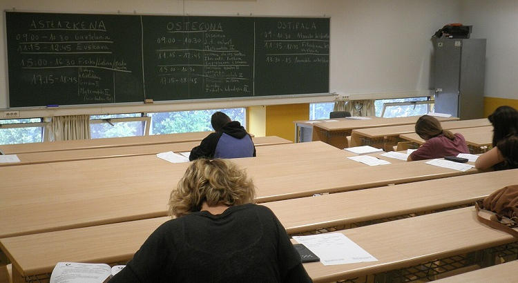 Pruebas de Acceso a la Universidad (EBAU - Selectividad) en la Universidad del País Vasco. | Foto de Joxemai vía wikimedia commons
