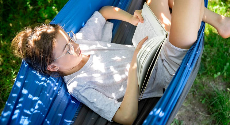 Opositando bajo el sol: cómo estudiar sin perderte el verano