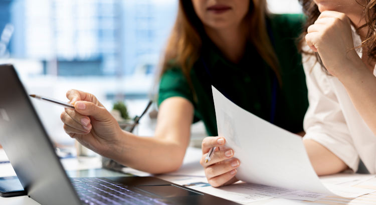 Agente de Hacienda: la oposición del grupo C1 que despunta por sus incentivos salariales en 2026