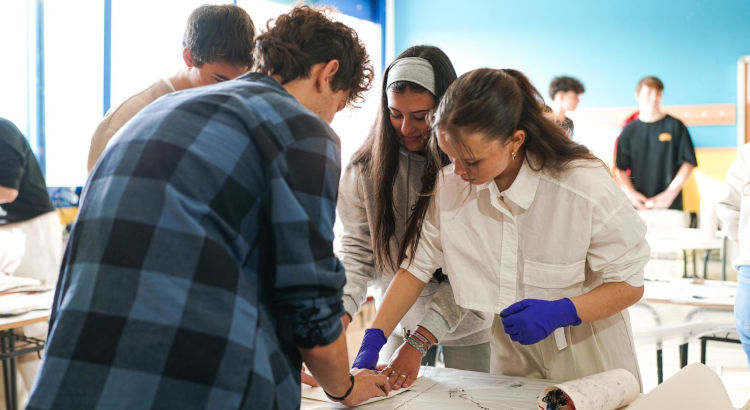 Madrid abre el plazo de becas de Bachillerato 2026 de hasta 3.750 euros y no son las únicas