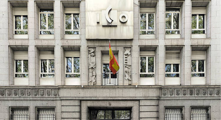 Fundación SEPI e ICO lanzan 25 becas remuneradas para jóvenes titulados: cómo solicitarlas y requisitos