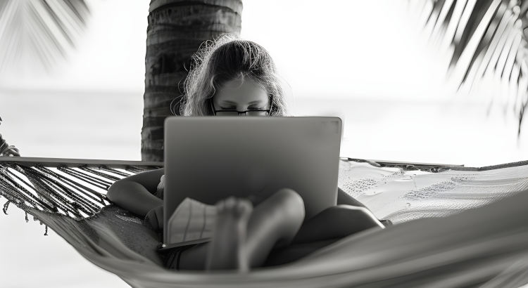 Becas que puedes pedir en agosto: algunas cierran en septiembre