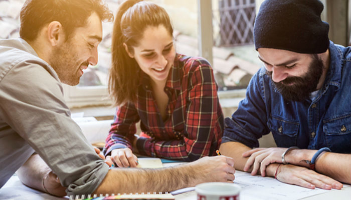 Cuatro programas que apoyan a los jóvenes talentos