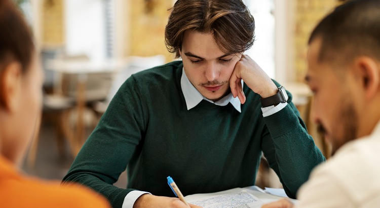 Carreras universitarias con más jóvenes estudiantes en México